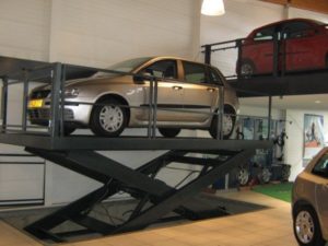 l_car_on_car_lift